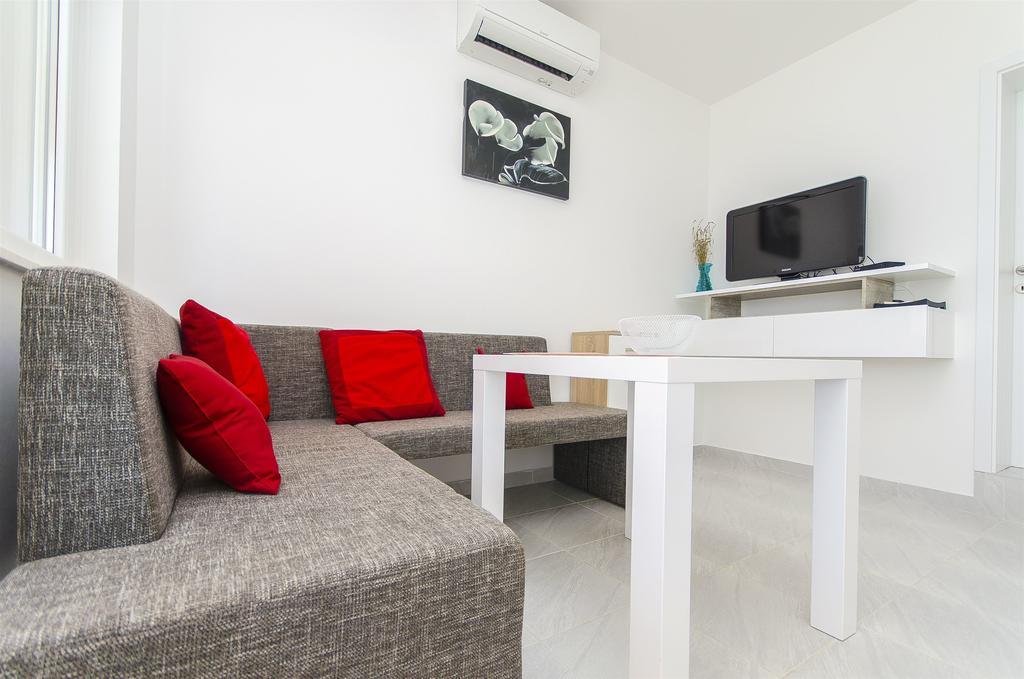 Apartment Mirjana Рогозница Екстериор снимка